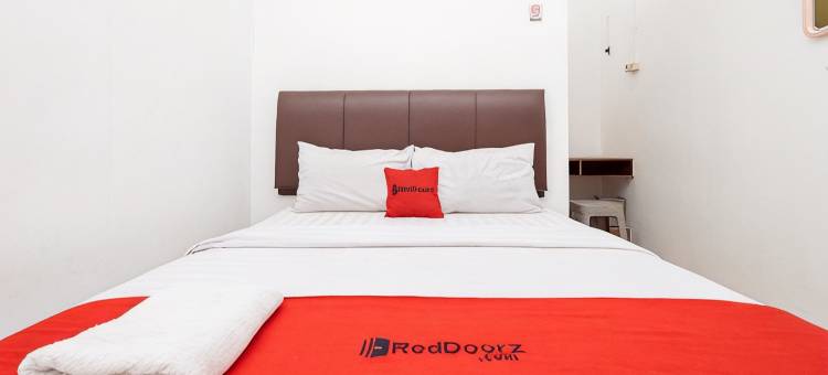 红多兹酒店@泗水丹绒纱丽(RedDoorz @ Tanjung Sari Surabaya)图片