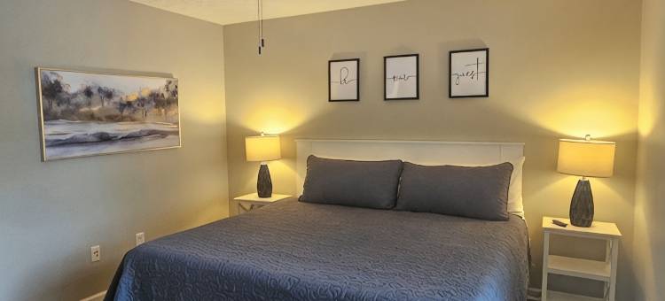 距乔丹-黑尔体育场1.5英里，地理位置便利3卧3卫公寓(3 bed/3 bath condo close to everything!  1.5 miles from Jordan-Hare Stadium)图片