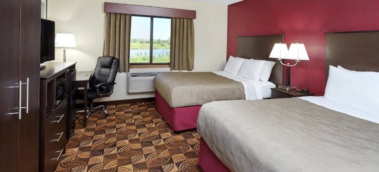 埃尔克霍恩和日内瓦湖AmericInn酒店(AmericInn by Wyndham Elkhorn Near Lake Geneva)图片