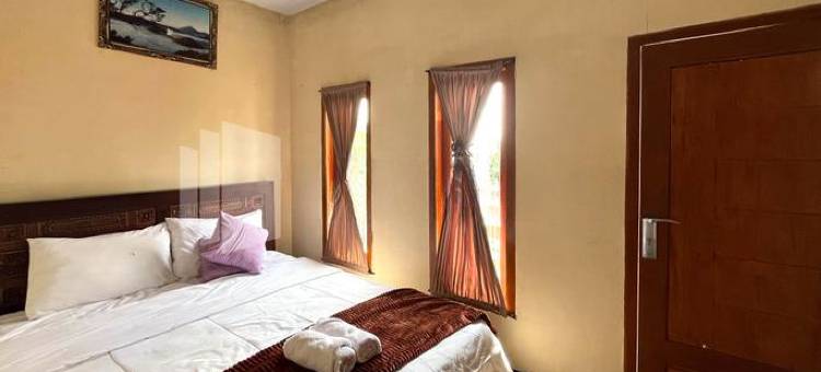 家庭民宿沙丽亚婆罗摩合伙红门酒店(Family Homestay Syariah Bromo Mitra RedDoorz)图片