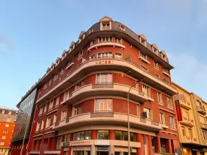 卢尔德洛达泽尼图德法义公寓式酒店(Zenitude Hotel-Residences Lourdes – Lorda)