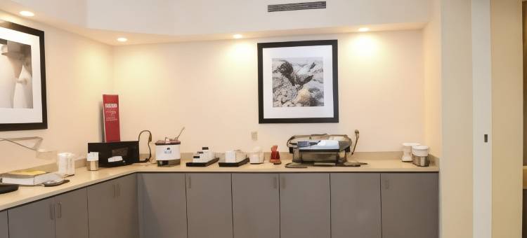 杰克逊维尔东丽晶广场欢朋酒店(Hampton Inn Jacksonville East Regency Square)图片