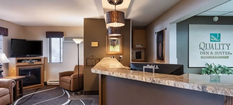 品质酒店及套房纽贝里(Quality Inn & Suites Newberry)图片