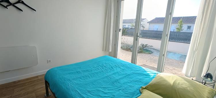 Bedroom: Private Entrance + Private Bathroom图片