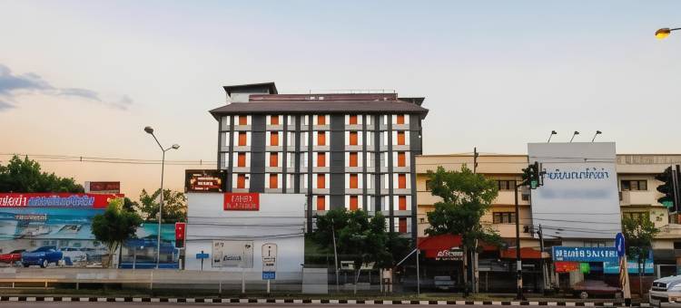 B2南邦市精品经济型酒店(B2 Lampang City Boutique & Budget Hotel)图片