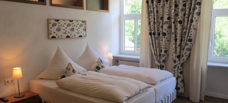 摩泽兰恩德塔尔苏姆翁克尔威利酒店(Moselland Hotel im Enderttal Zum Onkel Willi)图片