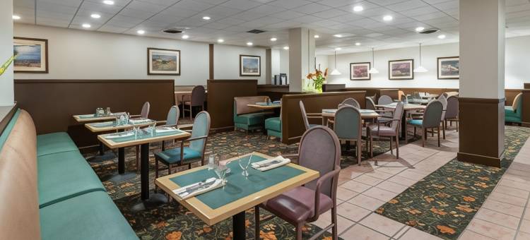 里诺华美达酒店及(Ramada by Wyndham Reno Hotel & Casino)图片