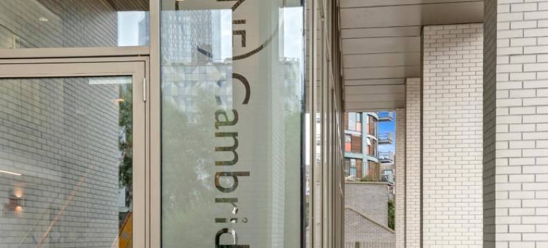 城市中心令人惊叹的阳台视野公寓(Spectacular Apartment Balcony View in City Centre)图片