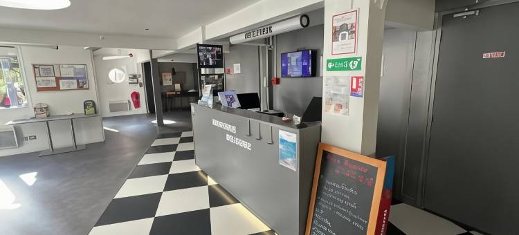 恩佐崔普斯凡尔赛基里亚德直营酒店(Enzo Hotels by Kyriad Direct Trappes)图片