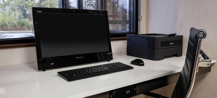 特拉弗斯城温德姆呗盟酒店(Baymont by Wyndham Traverse City)图片