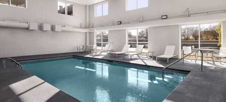 诺克斯维尔机场拉昆塔温德姆套房酒店(La Quinta Inn & Suites by Wyndham Knoxville Airport)图片