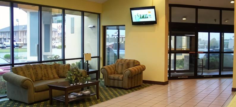 印第安纳波利斯戴斯酒店-69号州际公路旁(Days Inn by Wyndham Indianapolis Northeast)图片