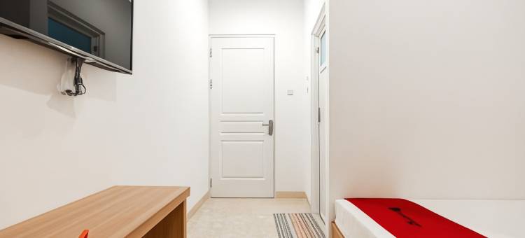 红多兹酒店@格拉哈塞梅朗马洛斯(RedDoorz @ Graha Cemerlang Maros)图片