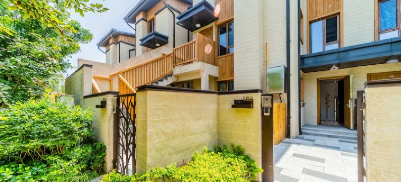 怀瑾握瑜蔚蓝海岸顶层观海洋房民宿(华贸一路1号分店)图片