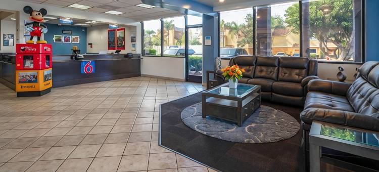 阿纳海姆大门6号汽车旅馆(Motel 6 Anaheim, CA - Maingate)图片