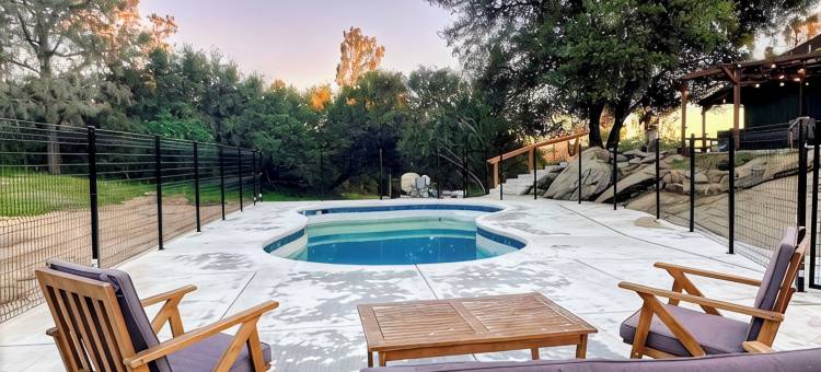 翡翠牧场 - 优胜美地/巴斯莱克 - 泳池, 水疗 & 游戏室(Emerald Ranch - Yosemite/Bass Lake - Pool, Spa & Game Rm)图片