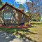 Cozy and modern- Centrally located in Clare, just 15 minutes from the Casino