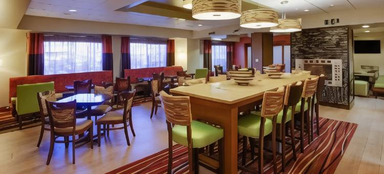 威廉斯波特希尔顿欢朋酒店(Hampton Inn Williamsport-Downtown)图片