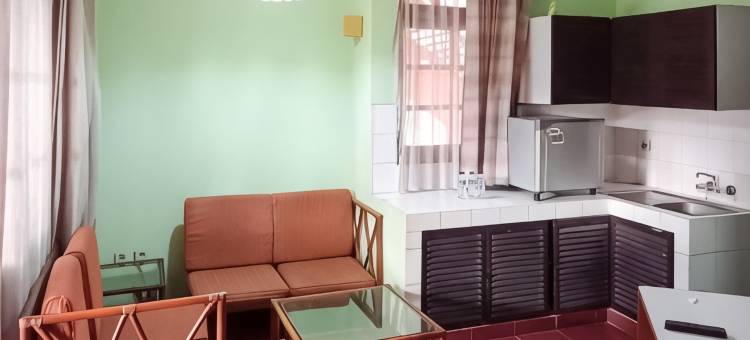 红多兹Plus酒店-近安耶尔图古梅库苏尔(RedDoorz Plus Near Tugu Mercusuar Anyer)图片