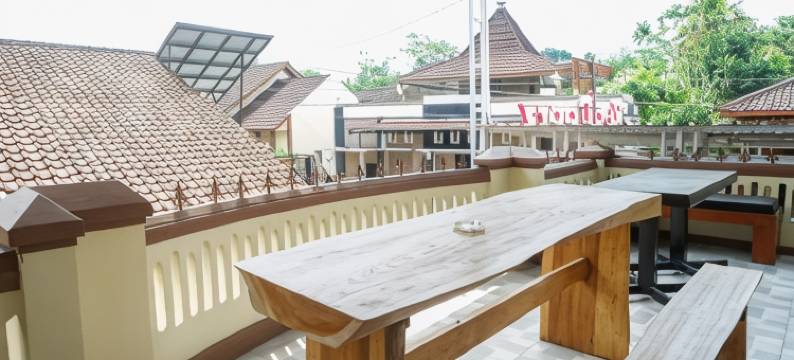 红门酒店沙利亚靠近门多罗车站沃诺索博 2(RedDoorz Syariah Near Terminal Mendolo Wonosobo 2)图片