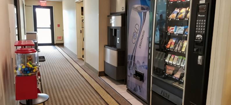 亨廷顿温德姆速8酒店(Super 8 by Wyndham Huntington)图片