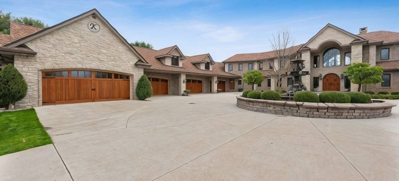 Mansion on the Lake 8 Bedroom Home by RedAwning图片