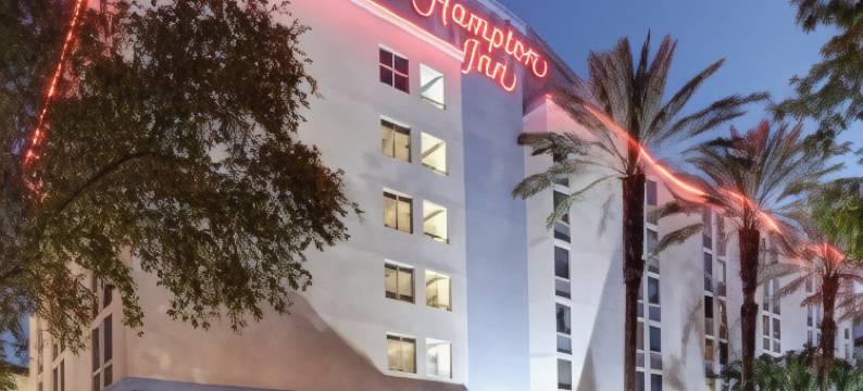 迈阿密椰林珊瑚山墙欢朋酒店(Hampton Inn Miami-Coconut Grove/Coral Gables)图片