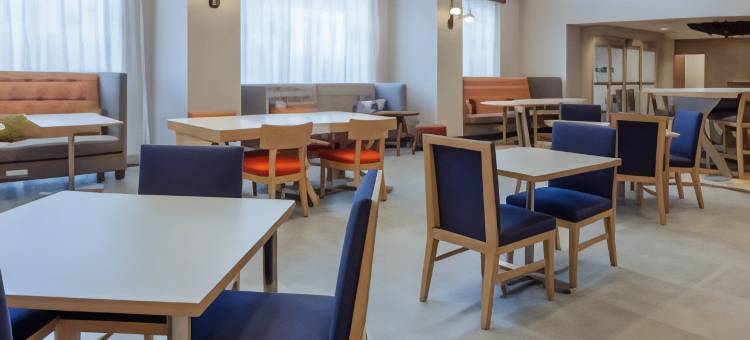 底特律布卢姆菲尔德山欢朋套房酒店(Hampton Inn and Suites by Hilton Bloomfield Hills Detroit)图片