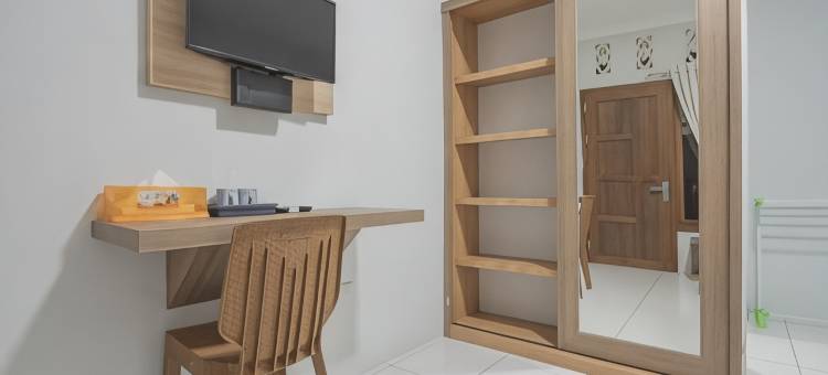 红门酒店靠近阿卜杜勒·阿齐兹医院新加旺(RedDoorz Near Rsud Dr. Abdul Aziz)图片