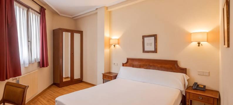 希洪中心贝戈尼亚住宿加早餐酒店(B&B HOTEL Gijón Centro Begoña)图片