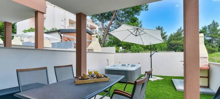 瀑布别墅，配有私人花园和按摩浴缸(Cascade Villas with Private Garden and Jacuzzi)图片