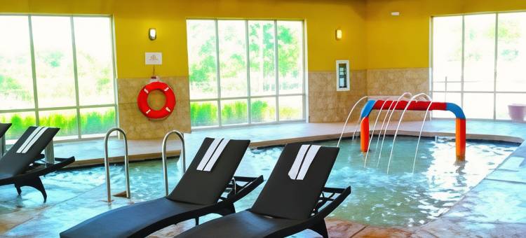 米尔瓦基西北公园广场智选假日套房酒店(Holiday Inn Express & Suites MILWAUKEE NW – PARK PLACE by IHG)图片