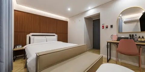 Number25霍特爾南春川