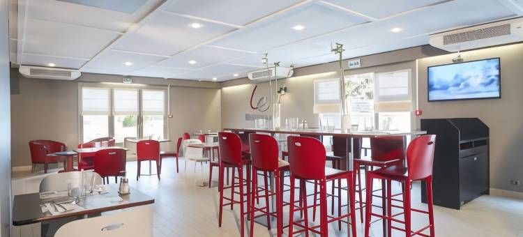 康铂卡昂蒙德威尔酒店(Campanile Caen Est - Mondeville)图片