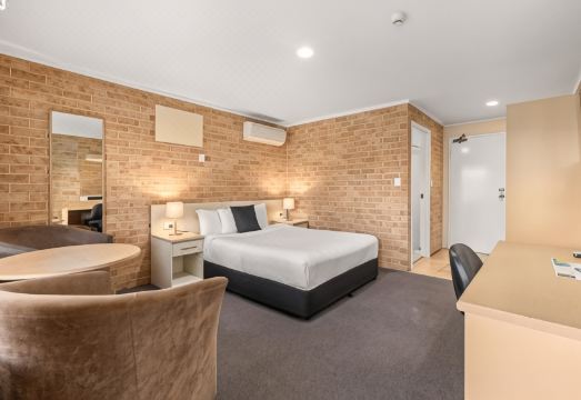 Macquarie Barracks Motor InnHotel Overview