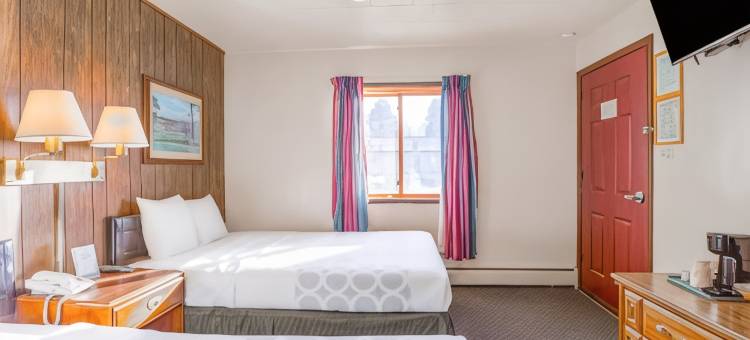 爱酒店银街 by OYO at 赫尔利 WI(Love Hotels Silver Street by OYO at Hurley WI)图片