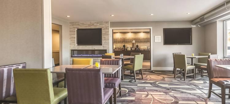 亚特兰大市中心巴克黑德拉昆塔温德姆套房酒店(La Quinta Inn & Suites by Wyndham Atlanta Midtown - Buckhead)图片