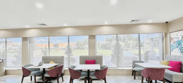 南麦克多诺I-75品质套房酒店(Quality Inn & Suites McDonough South I-75)图片