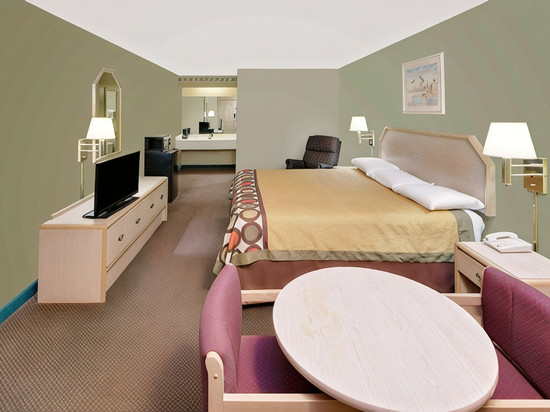 科西阿斯科速8酒店