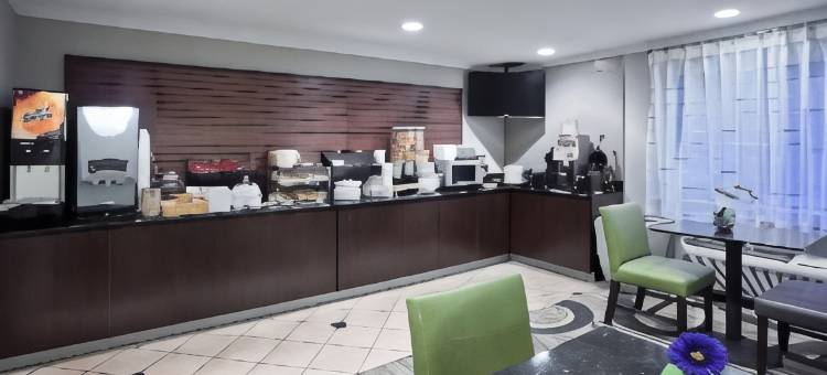 克利夫兰马其顿拉昆塔温德姆套房酒店(La Quinta Inn & Suites by Wyndham Cleveland Macedonia)图片