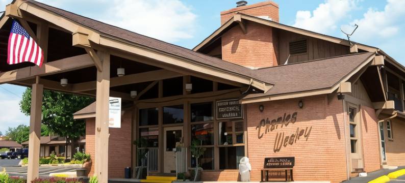 布罗肯鲍查尔斯韦斯利汽车旅馆(Charles Wesley Motor Lodge Downtown Broken Bow- Hochatown)图片