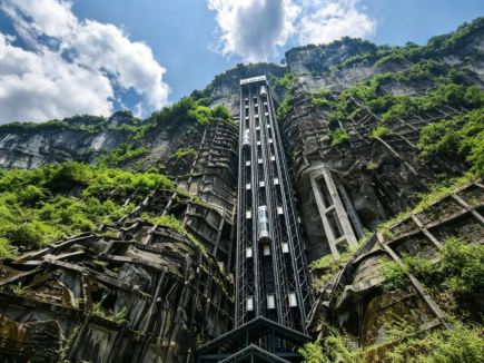 Wulong Karst summer escape: unlock sinkholes and fissures