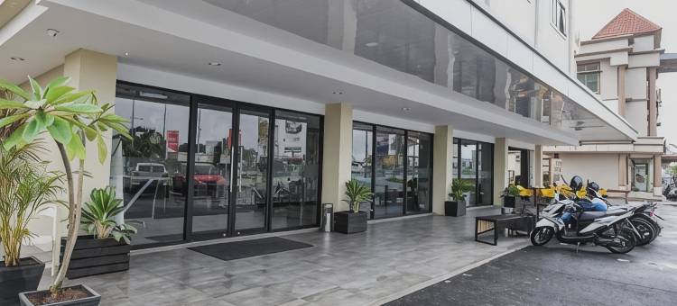 红多兹Plus酒店-近巴淡岛中心渡轮码头(RedDoorz Plus Near Ferry Terminal Batam Center)图片