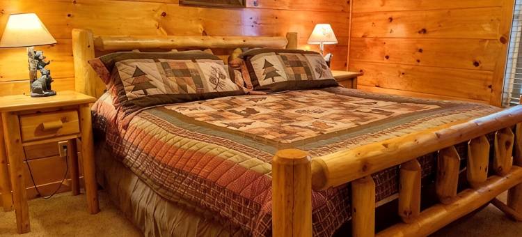 Gatlinburt Perfectly Cozy Cabin for Your Next Adventure with Pool Table Hot Tub图片
