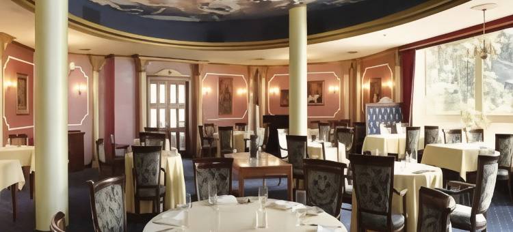 布拉格城堡金字塔OREA酒店(Orea Hotel Pyramida Praha)图片