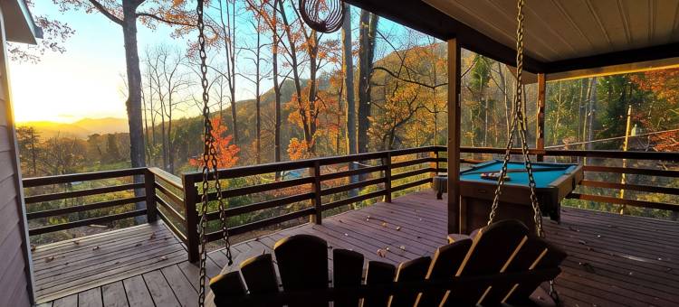 Nantahala Nookie Nook: A Playful Retreat w/Stunning Long-Range mt Sunset Views图片