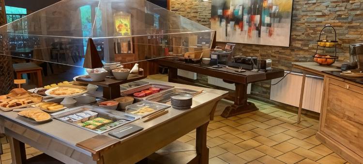 勒拉克酒店(Logis Hotel le Lac)图片