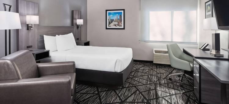 克利夫兰独立城拉昆塔温德姆酒店(La Quinta Inn by Wyndham Cleveland Independence)图片