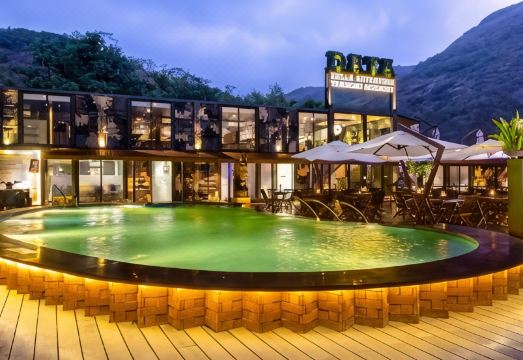 达塔度假酒店外景图