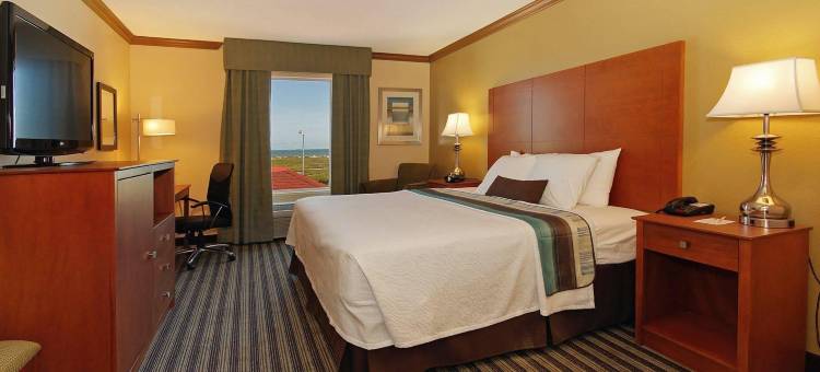 海堤贝斯特韦斯特优质套房酒店(Best Western Plus Seawall Inn  Suites by the Beach)图片